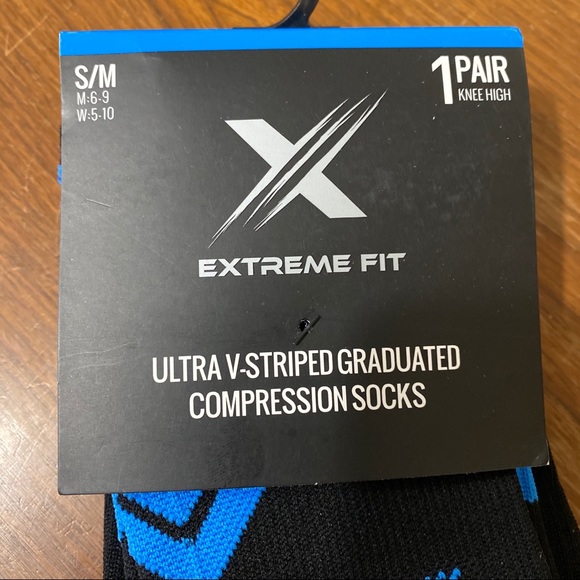 Blue Extreme Fit Compression Socks - Picture 2 of 7